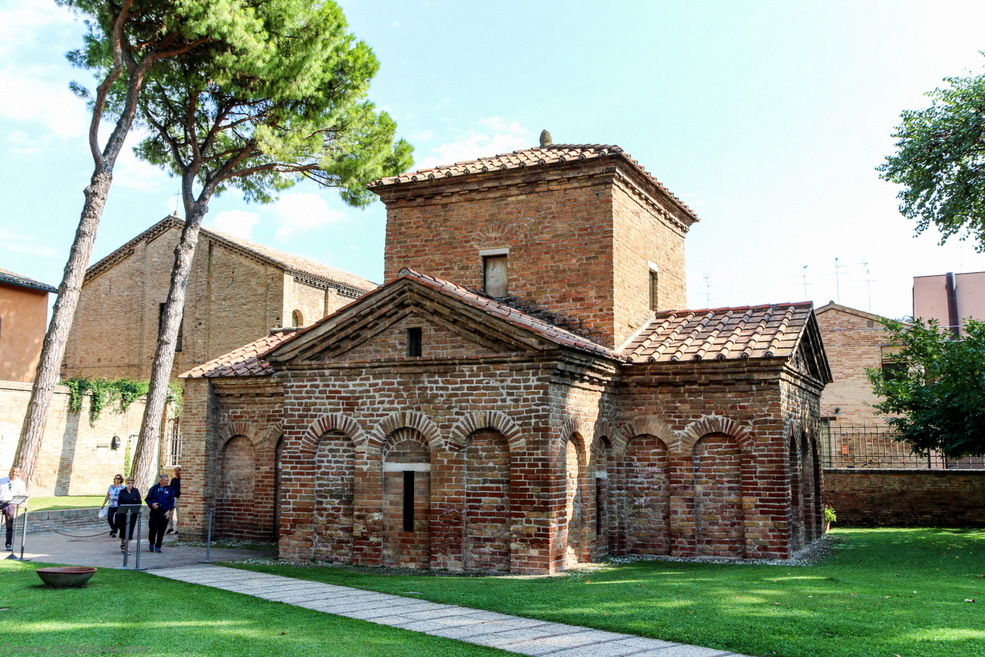 14- Ravenna Mausoleum Galla Placidia