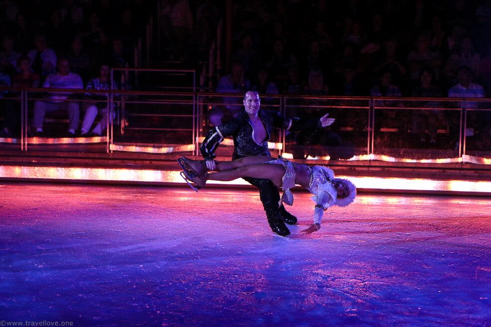 109 Liberty of the Seas Ice Show