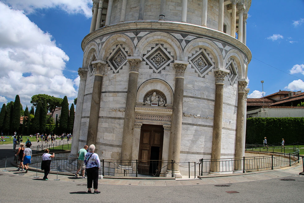 122 Pisa Leaning Tower