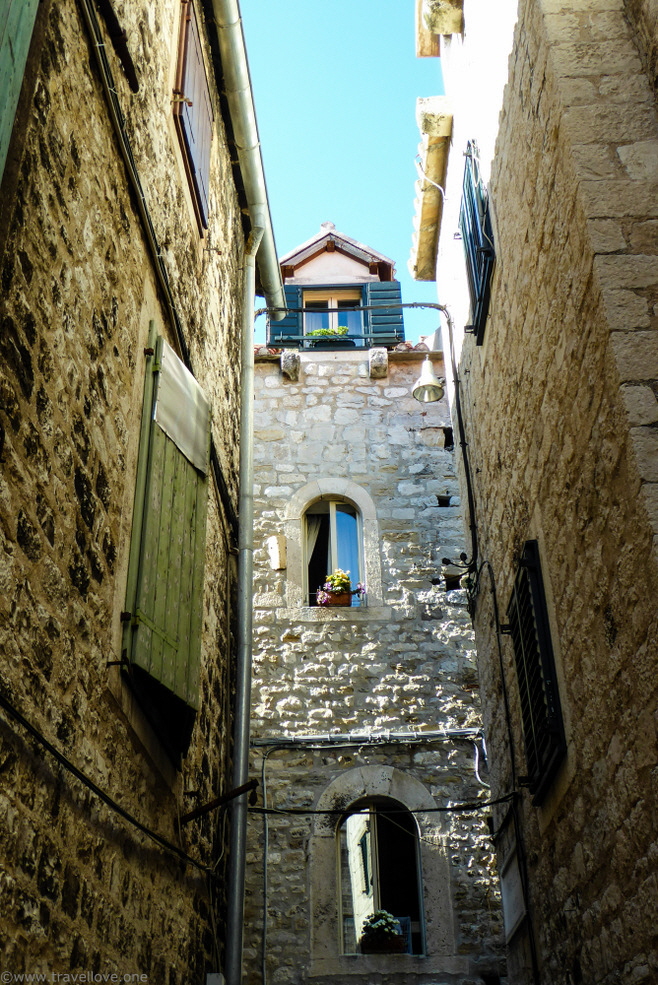 44-P1000790